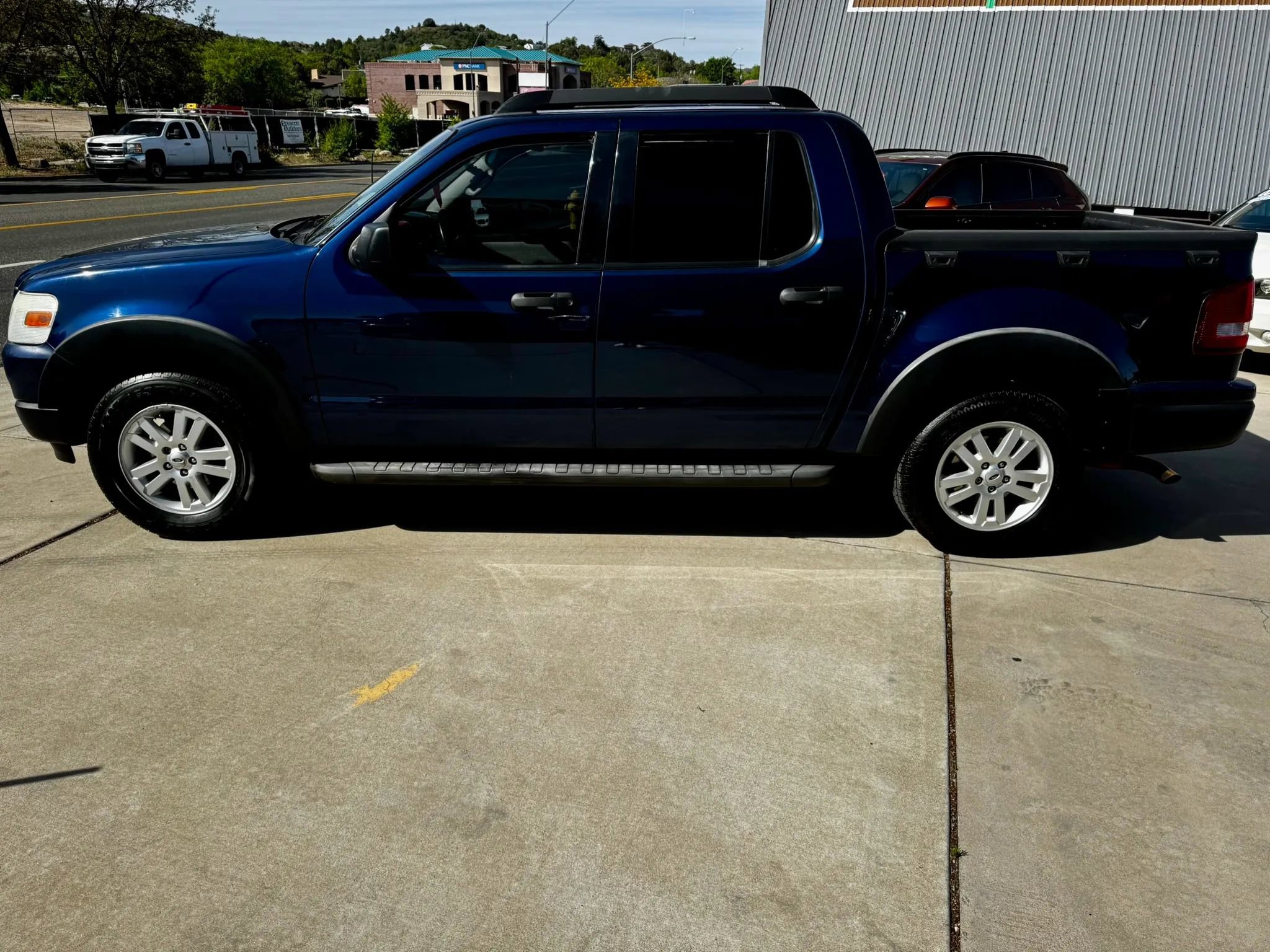 Used 2008 Ford Explorer Sport Trac XLT RWD image 5