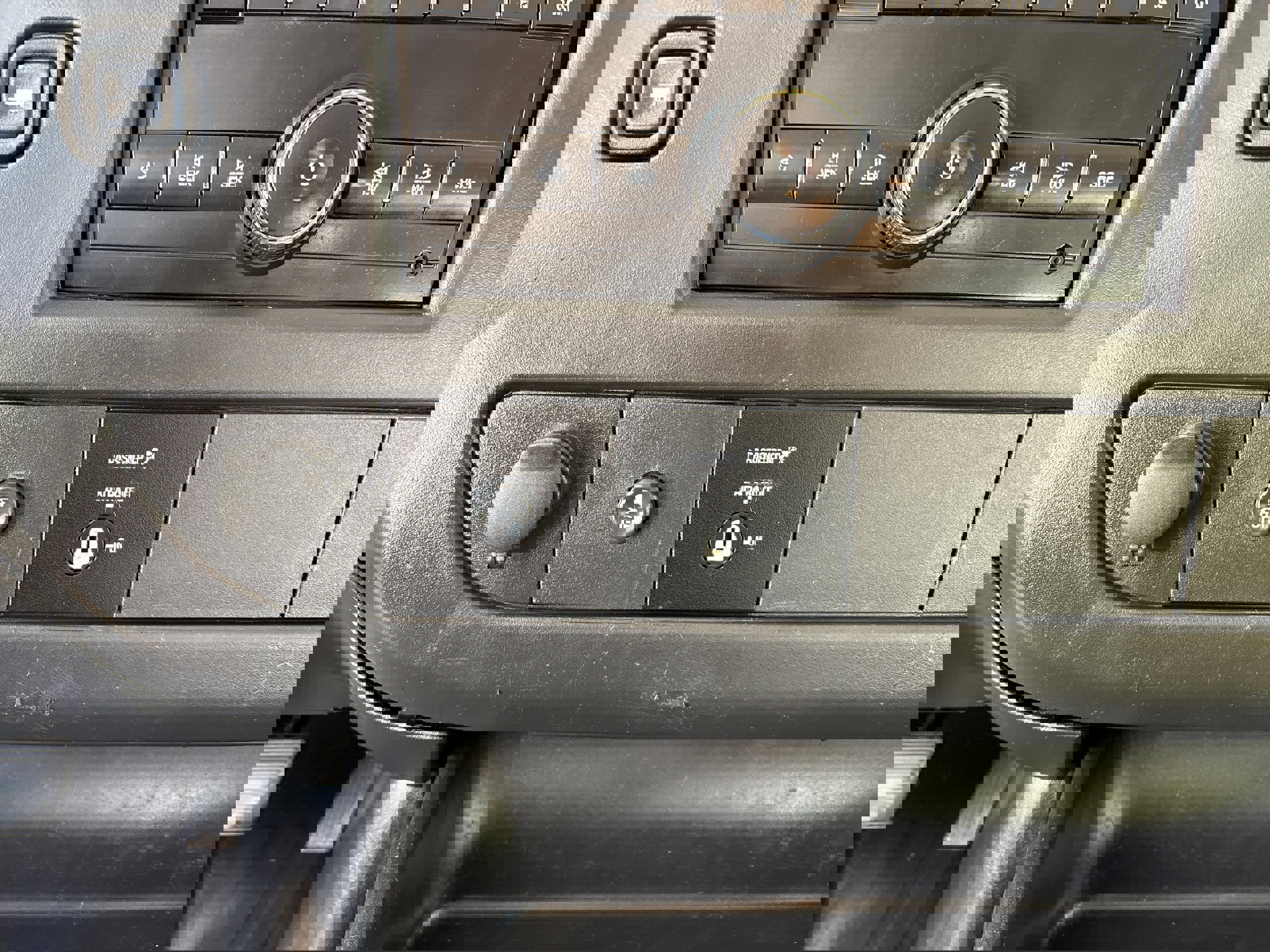 Used 2015 GMC Savana 3500 Extended image 16