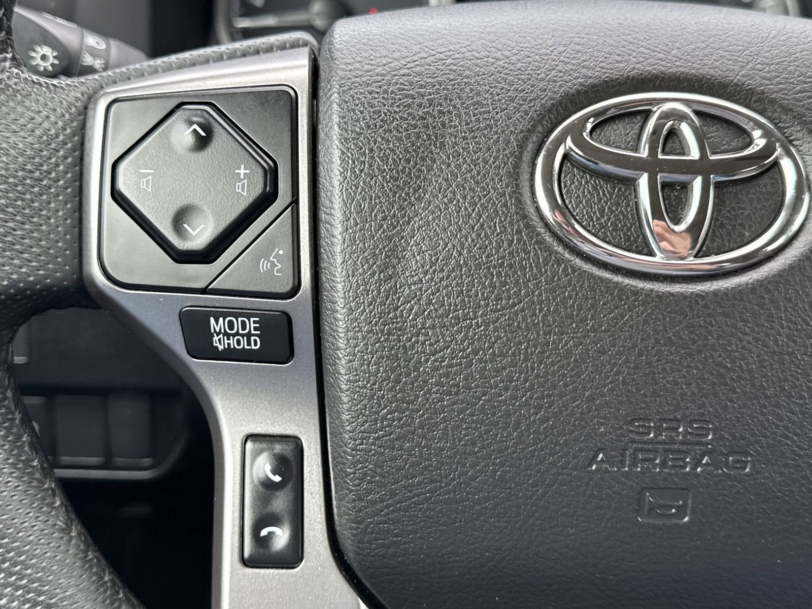 Used 2023 Toyota Tacoma SR5 w/ Technology Package AWD/4WD image 18
