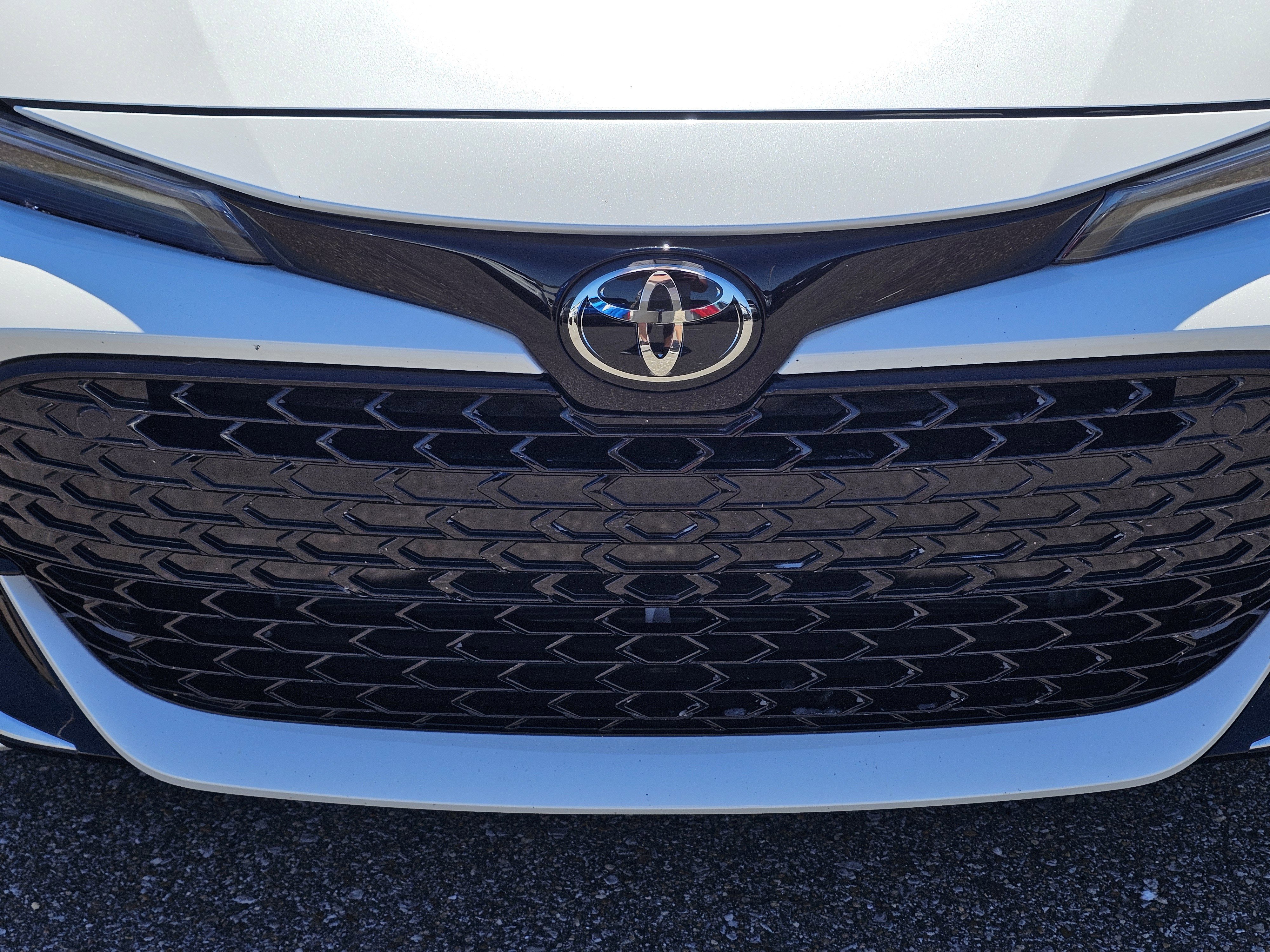 Used 2023 Toyota Corolla XSE FWD image 3