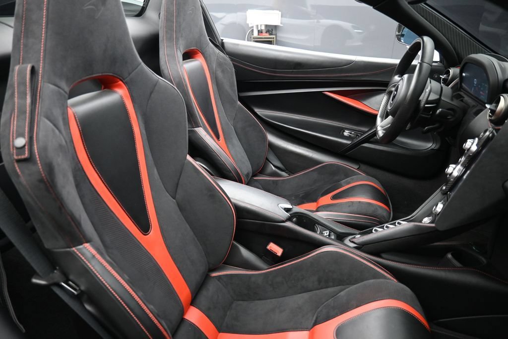 Used 2020 McLaren 720S Performance RWD image 22