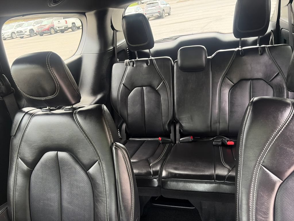 Used 2026 Chrysler Pacifica Select FWD image 38