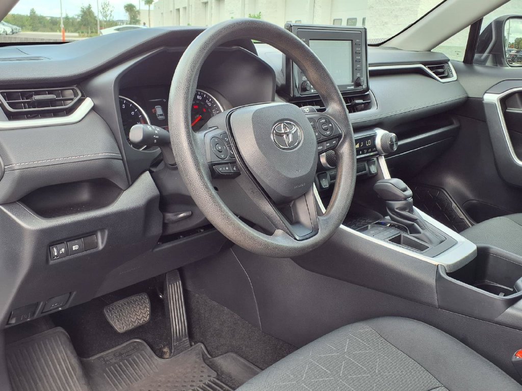Used 2022 Toyota RAV4 XLE FWD image 20