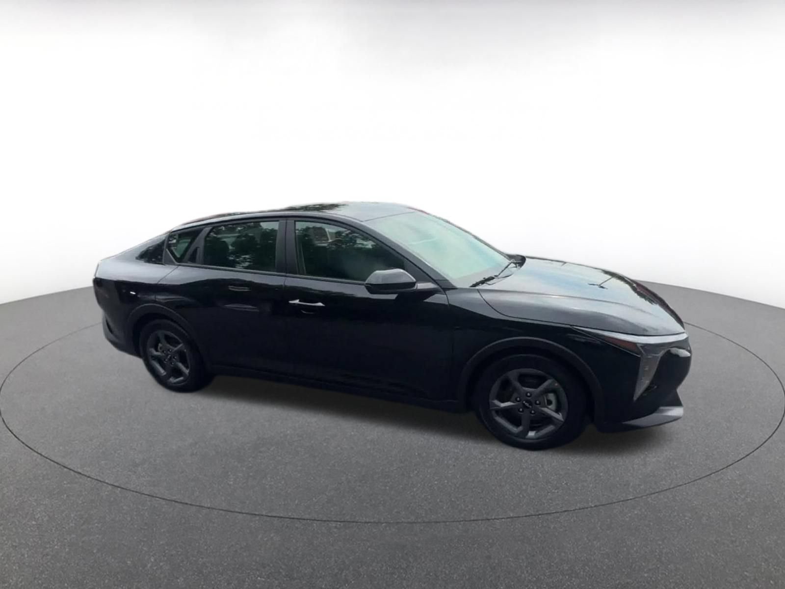 Used 2026 Kia K4 FWD image 2