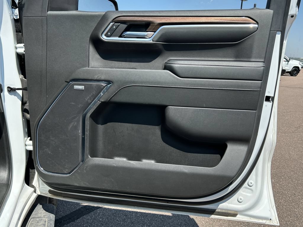 Used 2023 Chevrolet Silverado 1500 LT Trail Boss w/ LT Trail Boss Premium Package AWD/4WD image 31