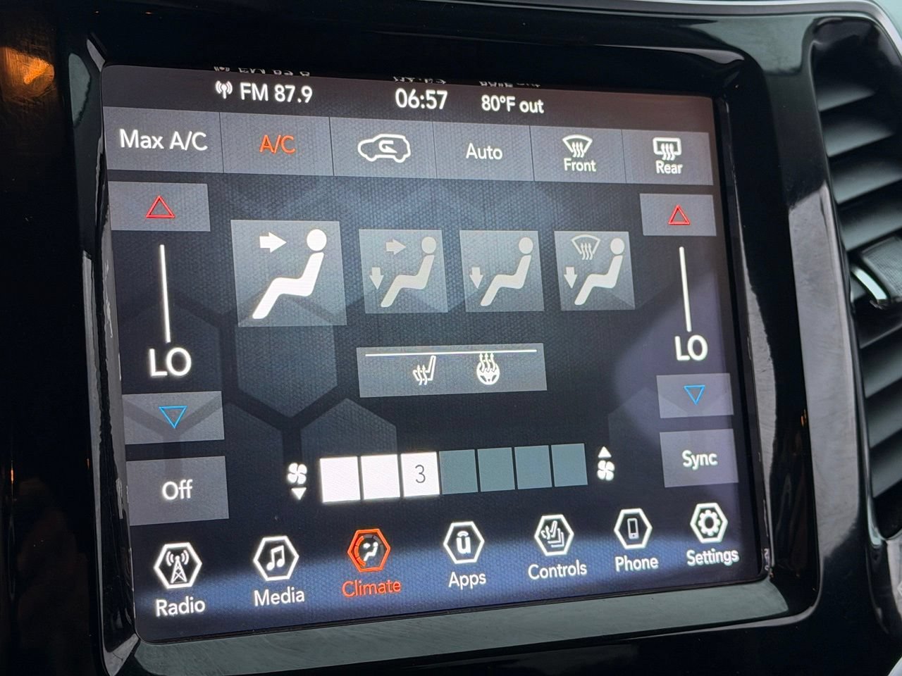 Used 2019 Jeep Cherokee Limited AWD/4WD image 28