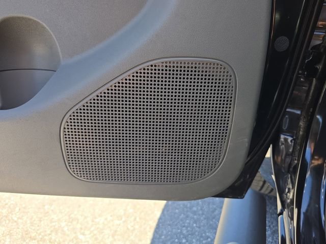 Used 2019 Nissan Frontier SL image 17