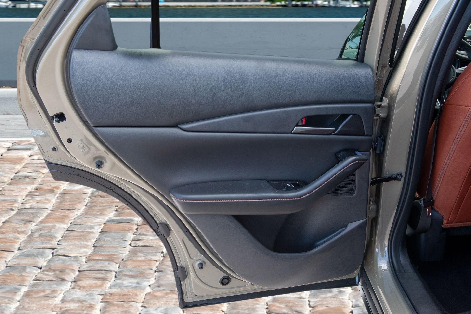 New 2024 MAZDA CX-30 Carbon image 14