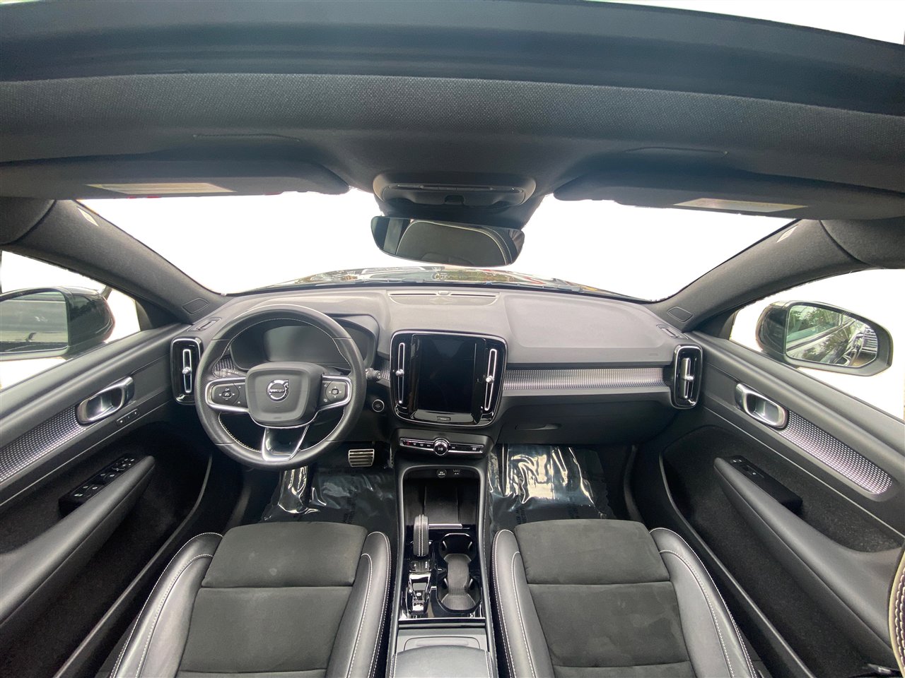 Used 2021 Volvo XC40 T5 R-Design image 34