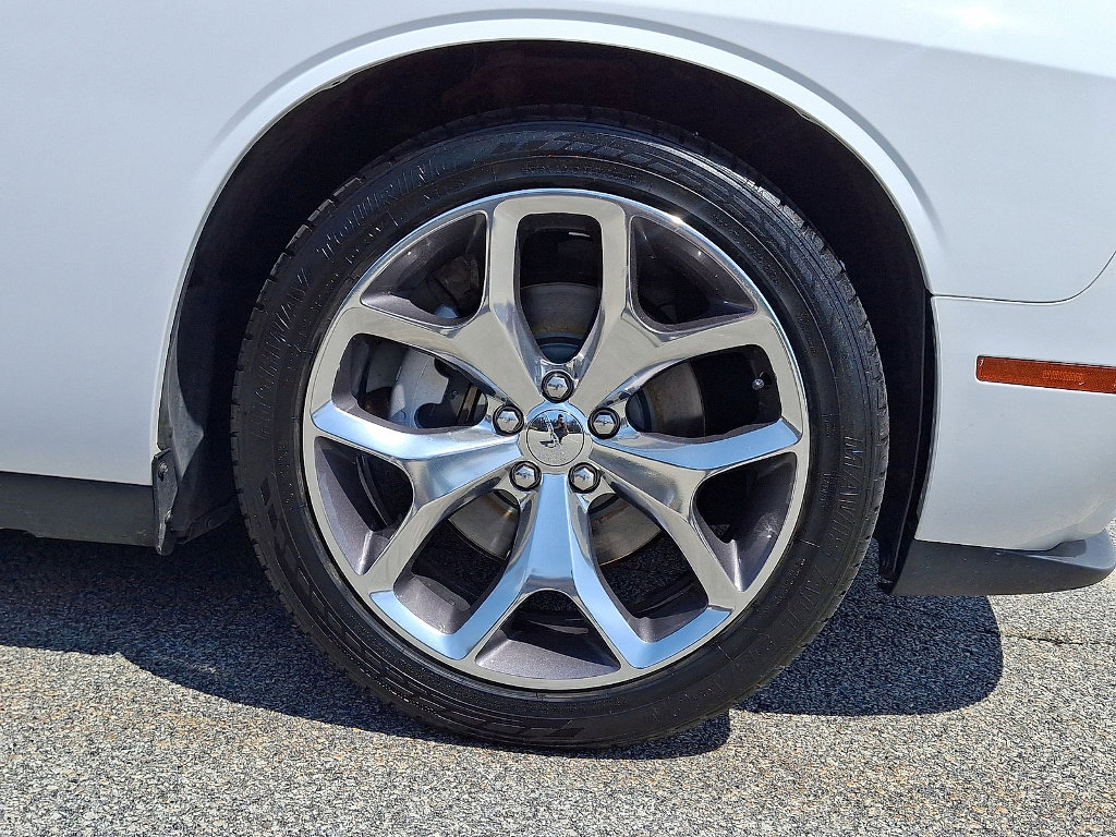 Used 2016 Dodge Challenger SXT Plus RWD image 27