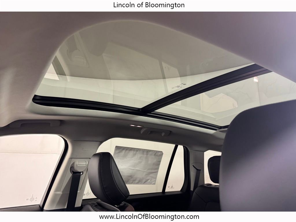 New 2026 Lincoln Aviator AWD w/ Jet Appearance Package image 25