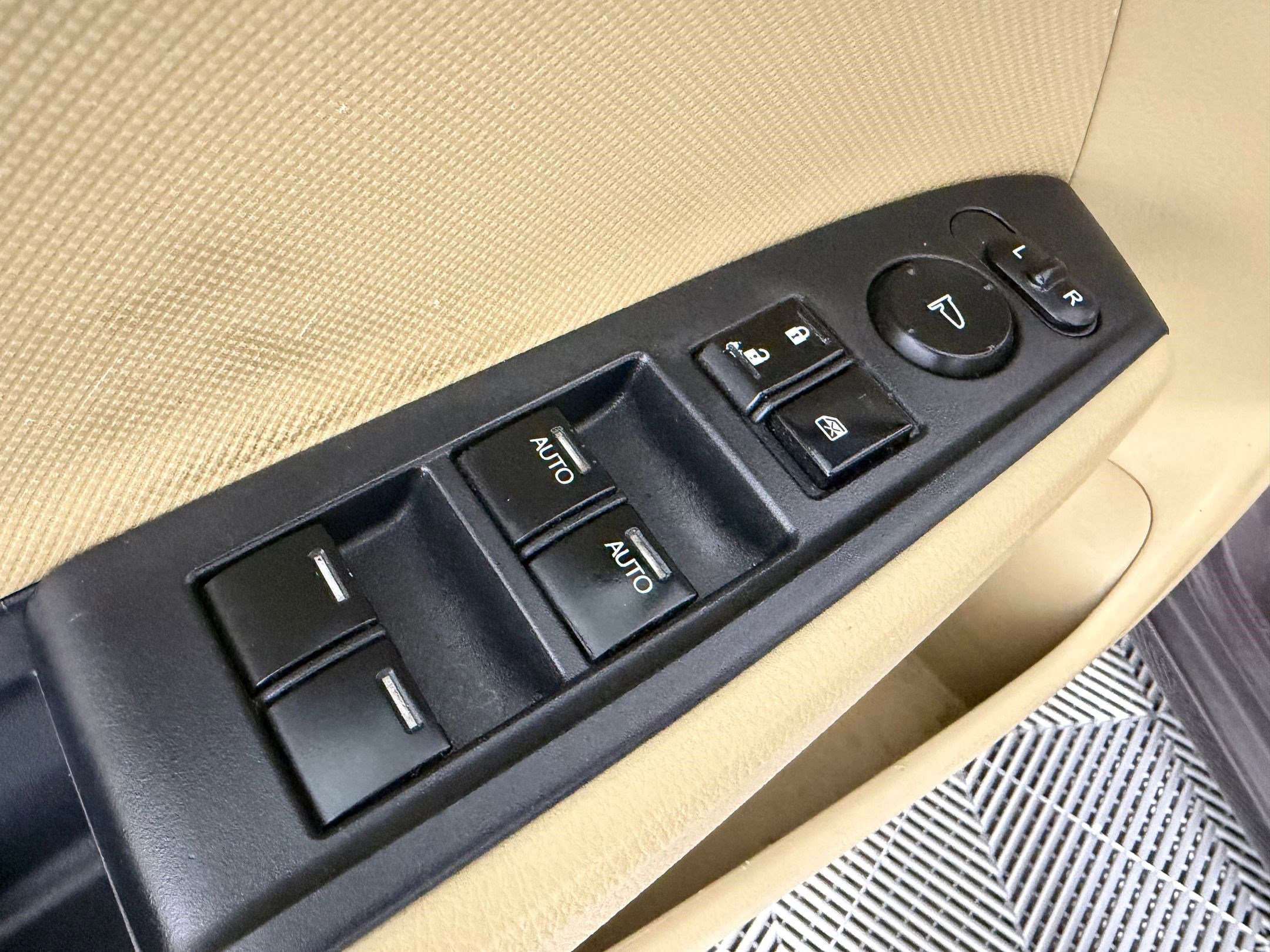 Used 2011 Honda Accord LX-P image 10
