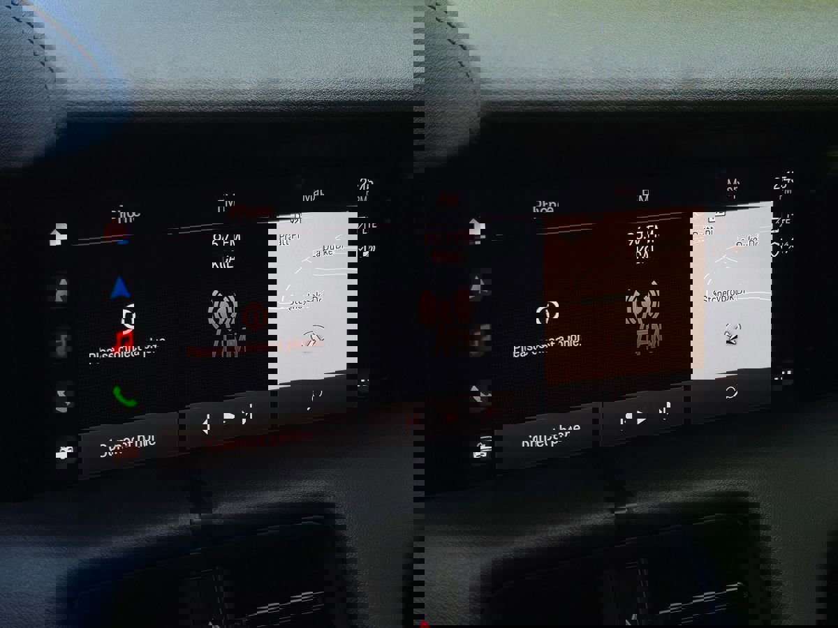 Used 2020 Porsche Taycan 4S w/ Premium Package image 38