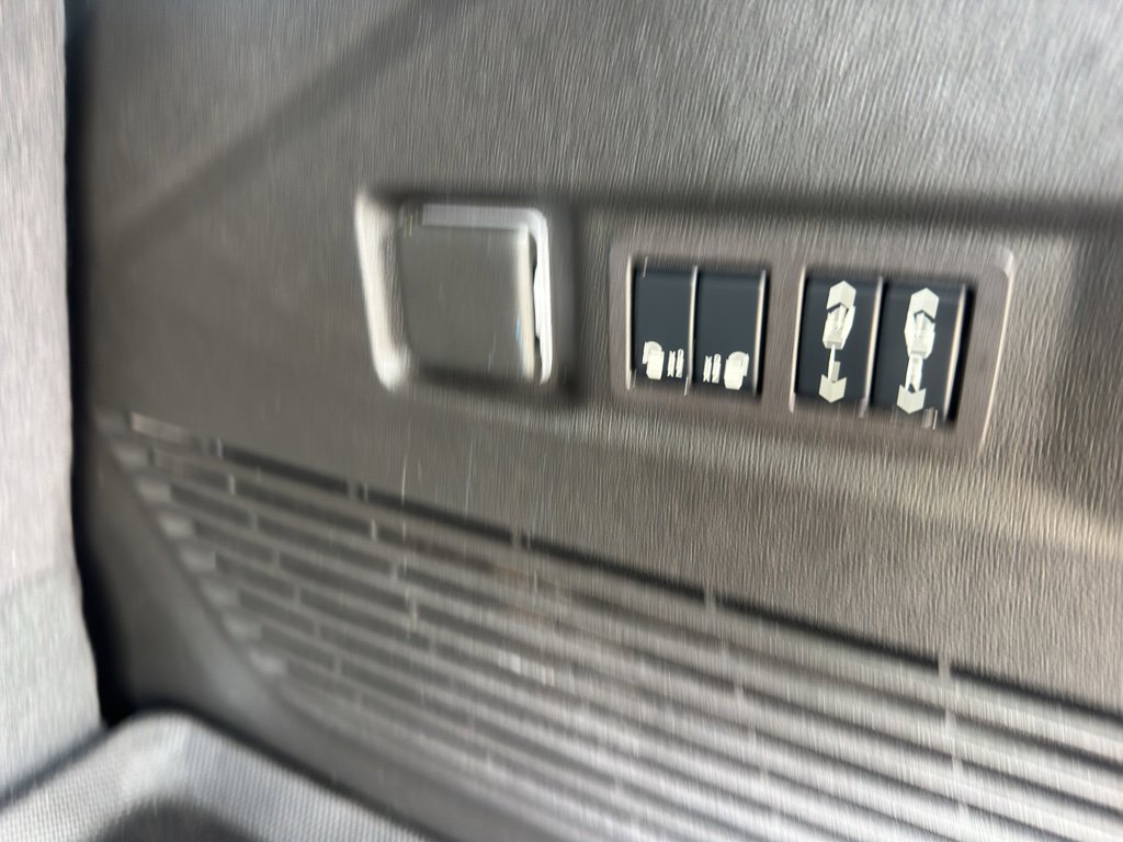 Certified 2024 Chevrolet Tahoe Z71 w/ Luxury Package image 37