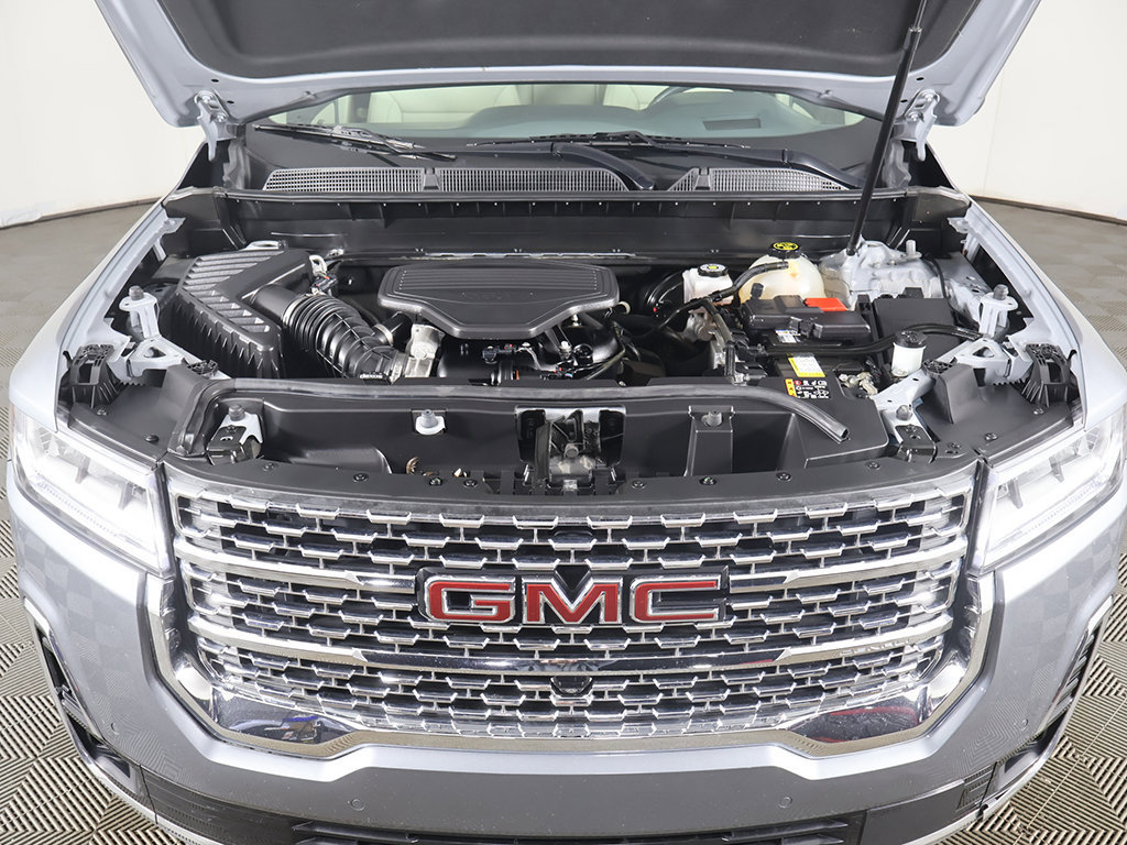 Used 2021 GMC Acadia Denali w/ Denali Technology Package AWD/4WD image 27