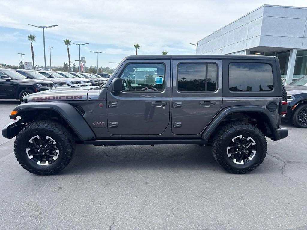 Used 2024 Jeep Wrangler Unlimited Rubicon w/ Convenience Group AWD/4WD image 4