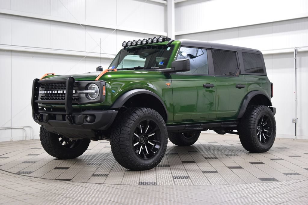 Used 2025 Ford Bronco Badlands AWD/4WD image 3