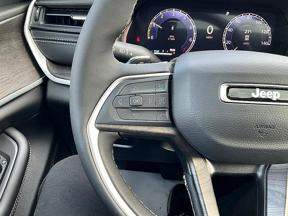 New 2026 Jeep Grand Cherokee Laredo image 19