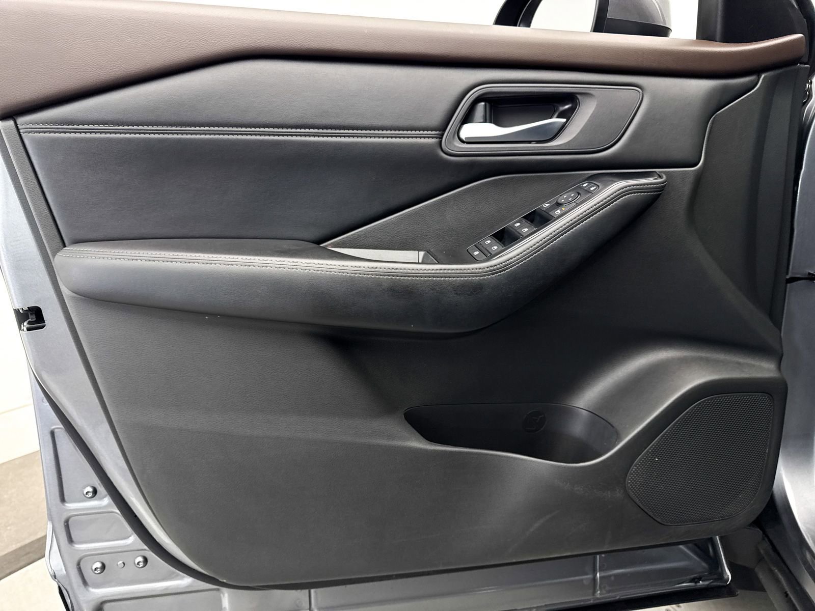 Used 2023 Nissan Rogue SV w/ SV Premium B Package AWD/4WD image 25