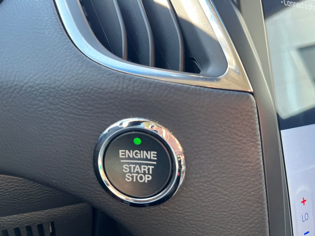 Used 2024 Ford Edge Titanium image 19