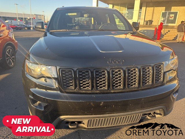 Used 2018 Jeep Grand Cherokee Laredo image 2
