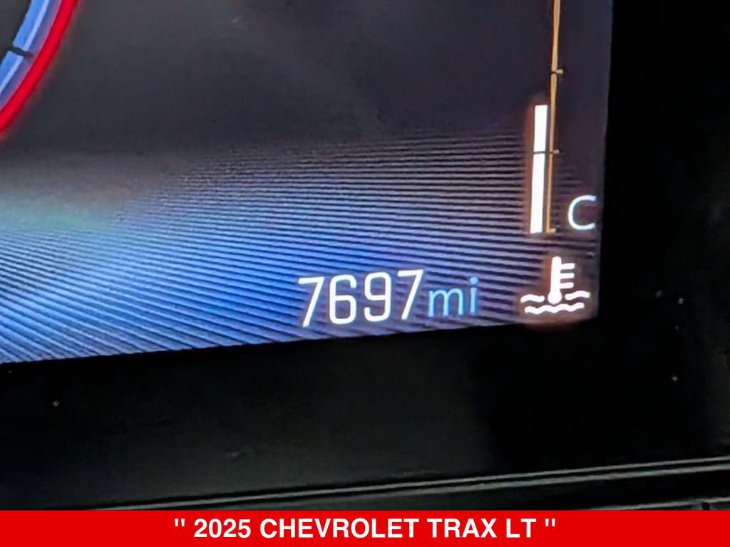 Used 2025 Chevrolet Trax LT w/ Driver Confidence Package FWD image 20
