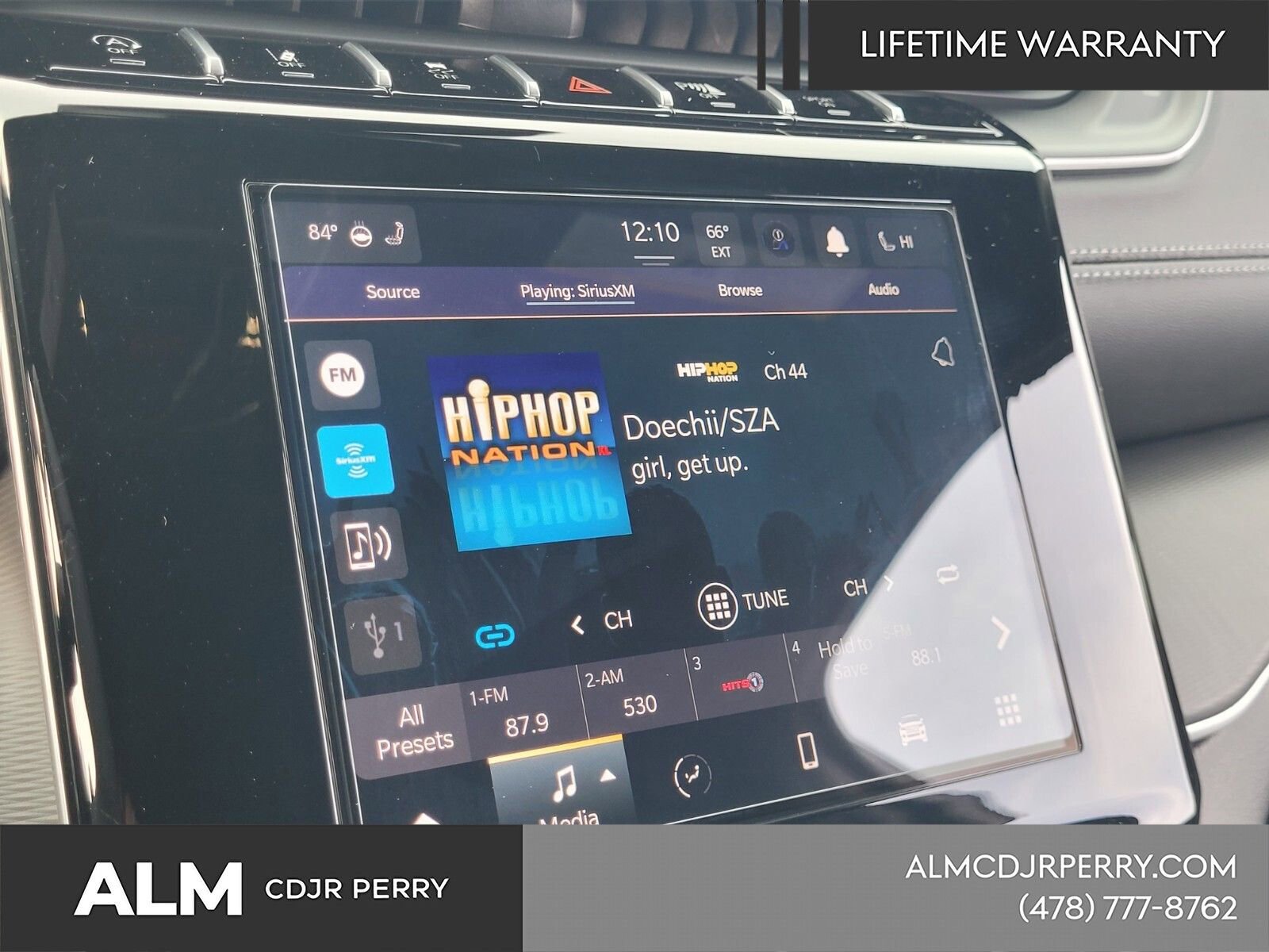 New 2025 Jeep Grand Cherokee Altitude image 17