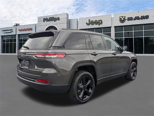New 2025 Jeep Grand Cherokee Limited w/ Black Appearance Package image 4