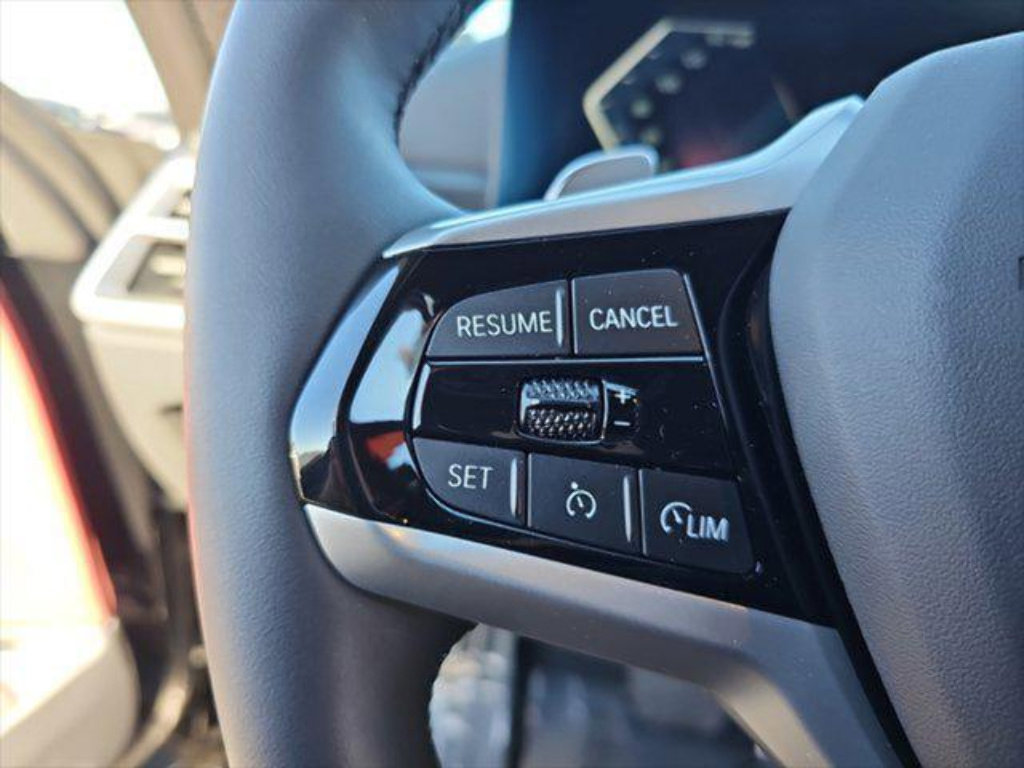 Used 2025 BMW 430i Coupe w/ Convenience Package RWD image 16