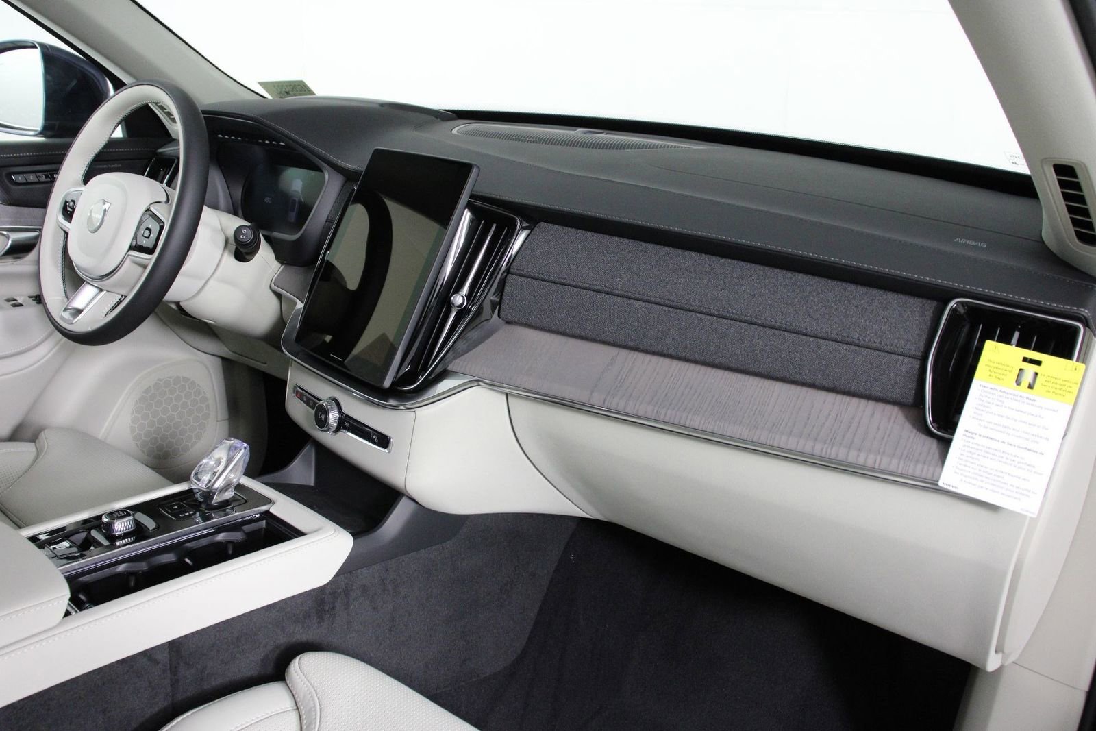 New 2026 Volvo XC90 T8 Ultra image 9