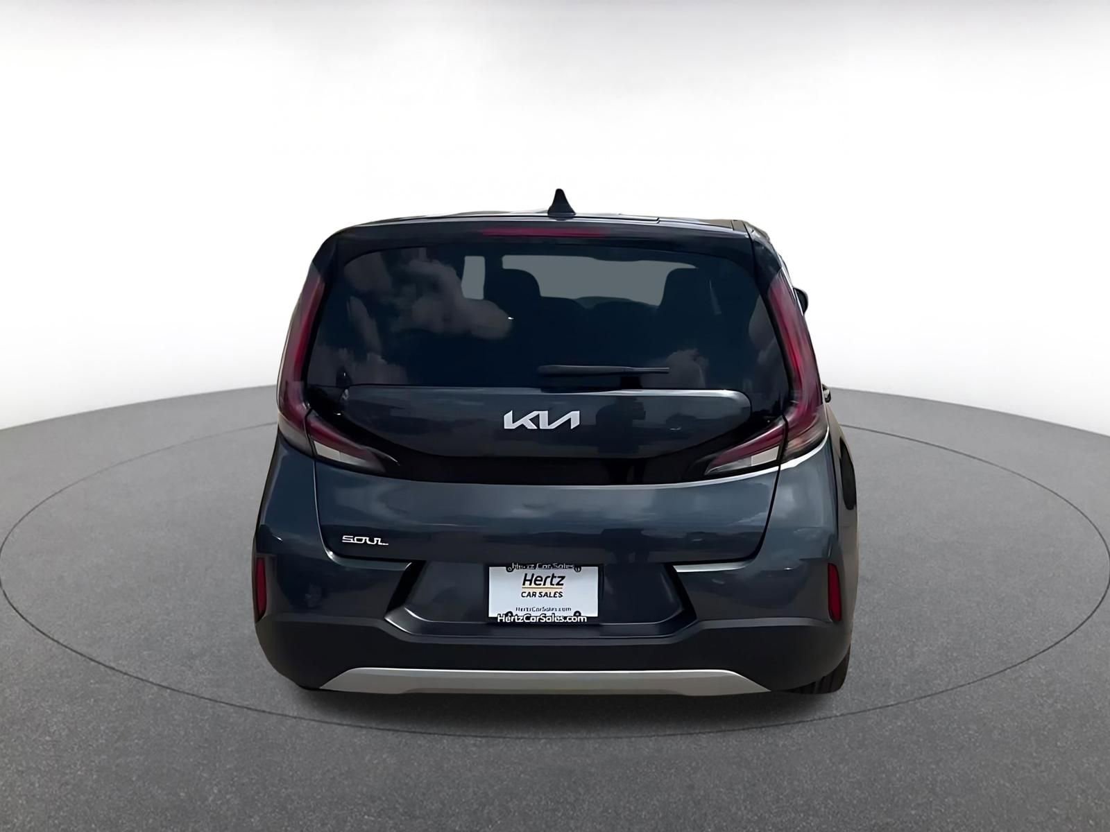Used 2025 Kia Soul LX w/ LX Technology Package FWD image 12