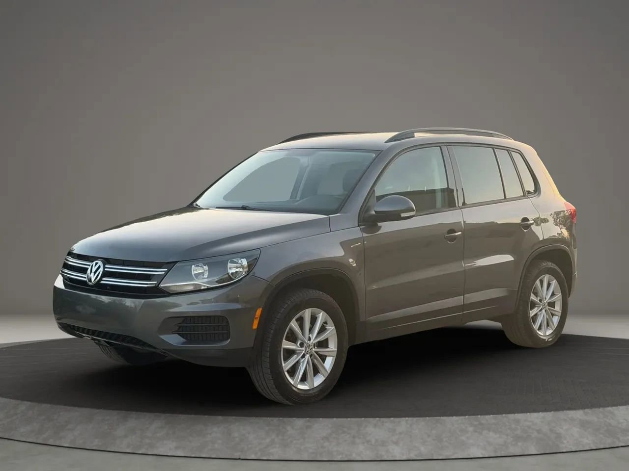 Used 2015 Volkswagen Tiguan SE image 7