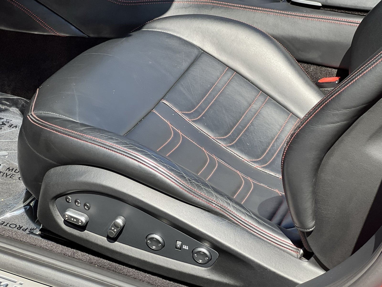 Used 2016 Ferrari California T RWD image 19