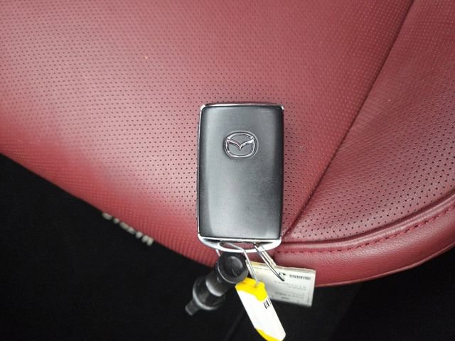 Used 2025 MAZDA MAZDA3 s image 34