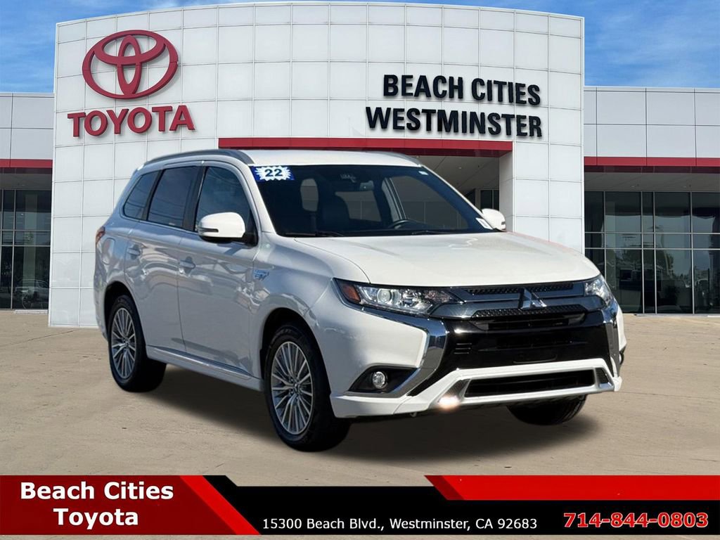 Used 2022 Mitsubishi Outlander SEL image 2