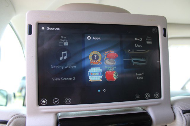 Used 2017 Chrysler Pacifica Platinum FWD image 30