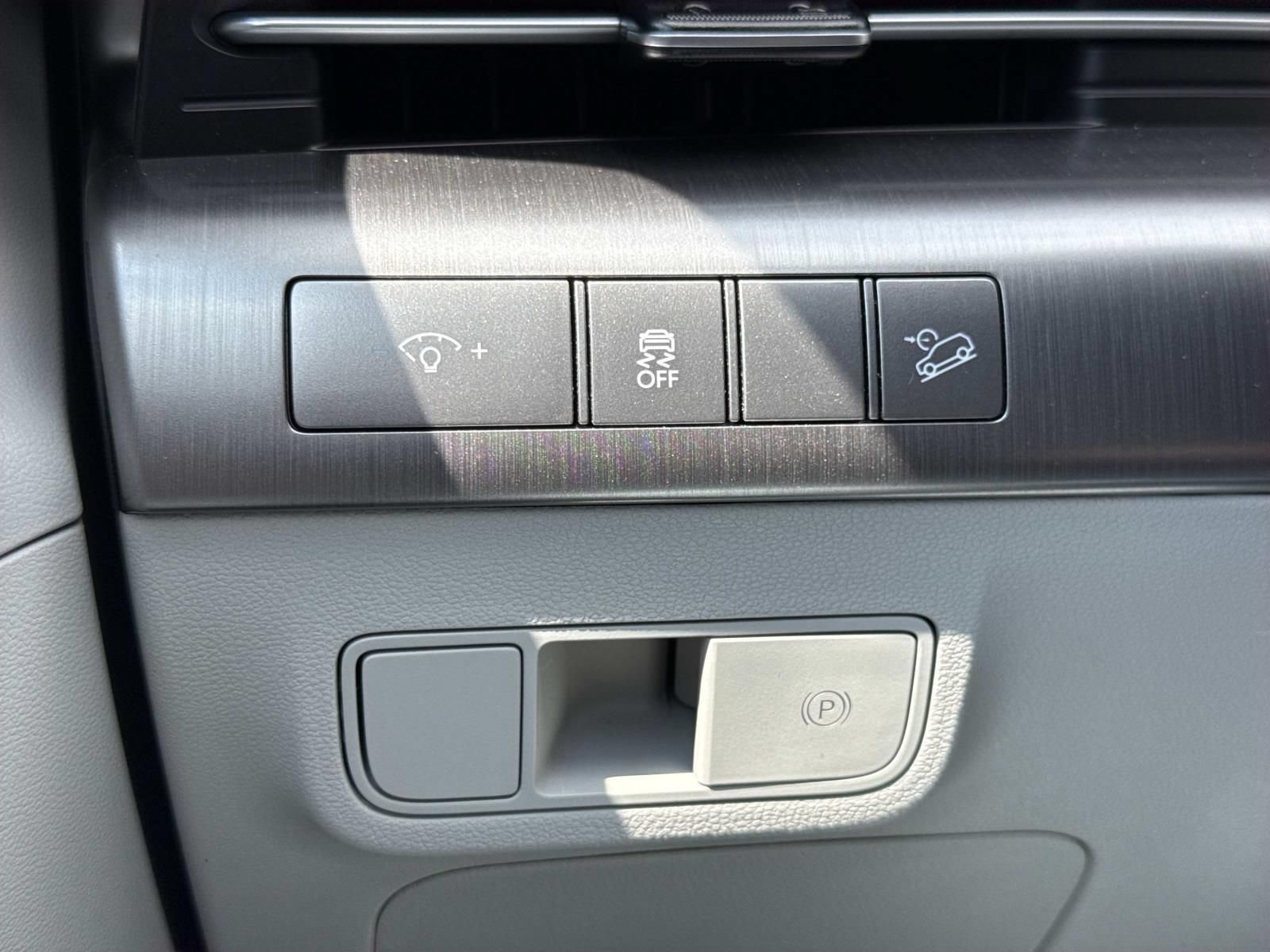 Used 2025 Hyundai Kona SEL AWD/4WD image 19