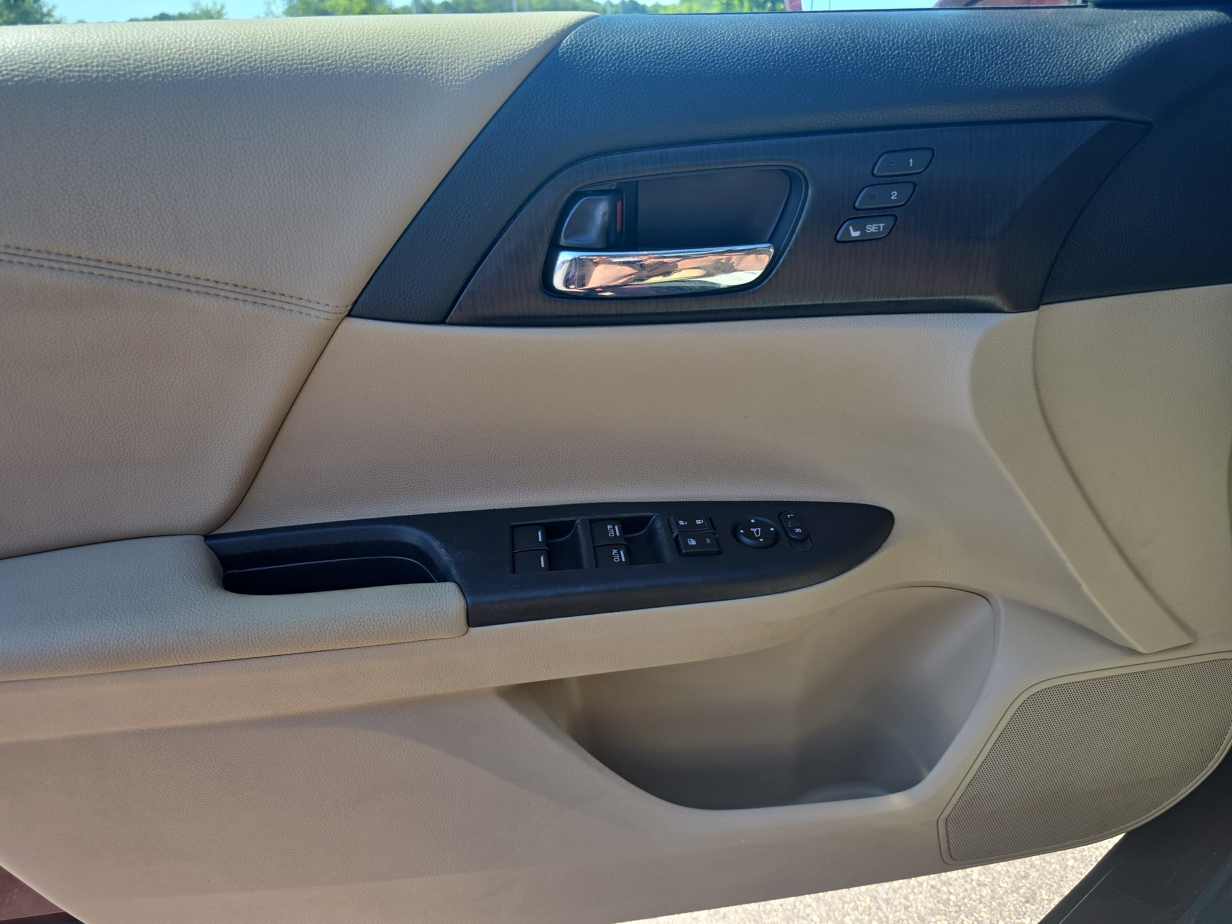 Used 2014 Honda Accord EX-L image 24
