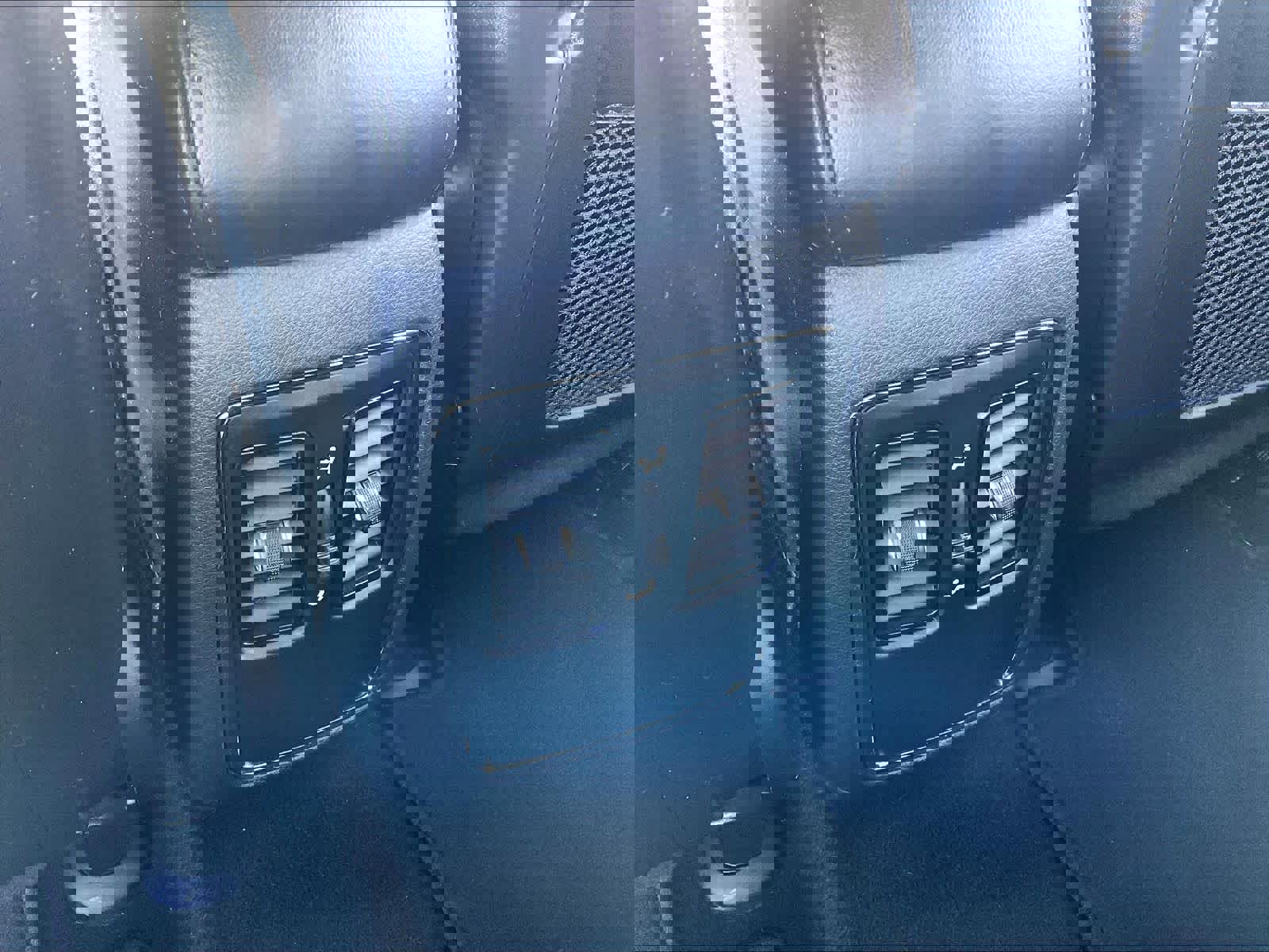 Used 2020 Jeep Grand Cherokee Laredo image 28