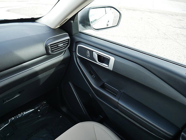 Used 2023 Ford Explorer AWD image 25