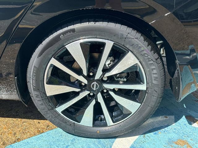 New 2025 Nissan Sentra SV w/ SV Premium Package image 3