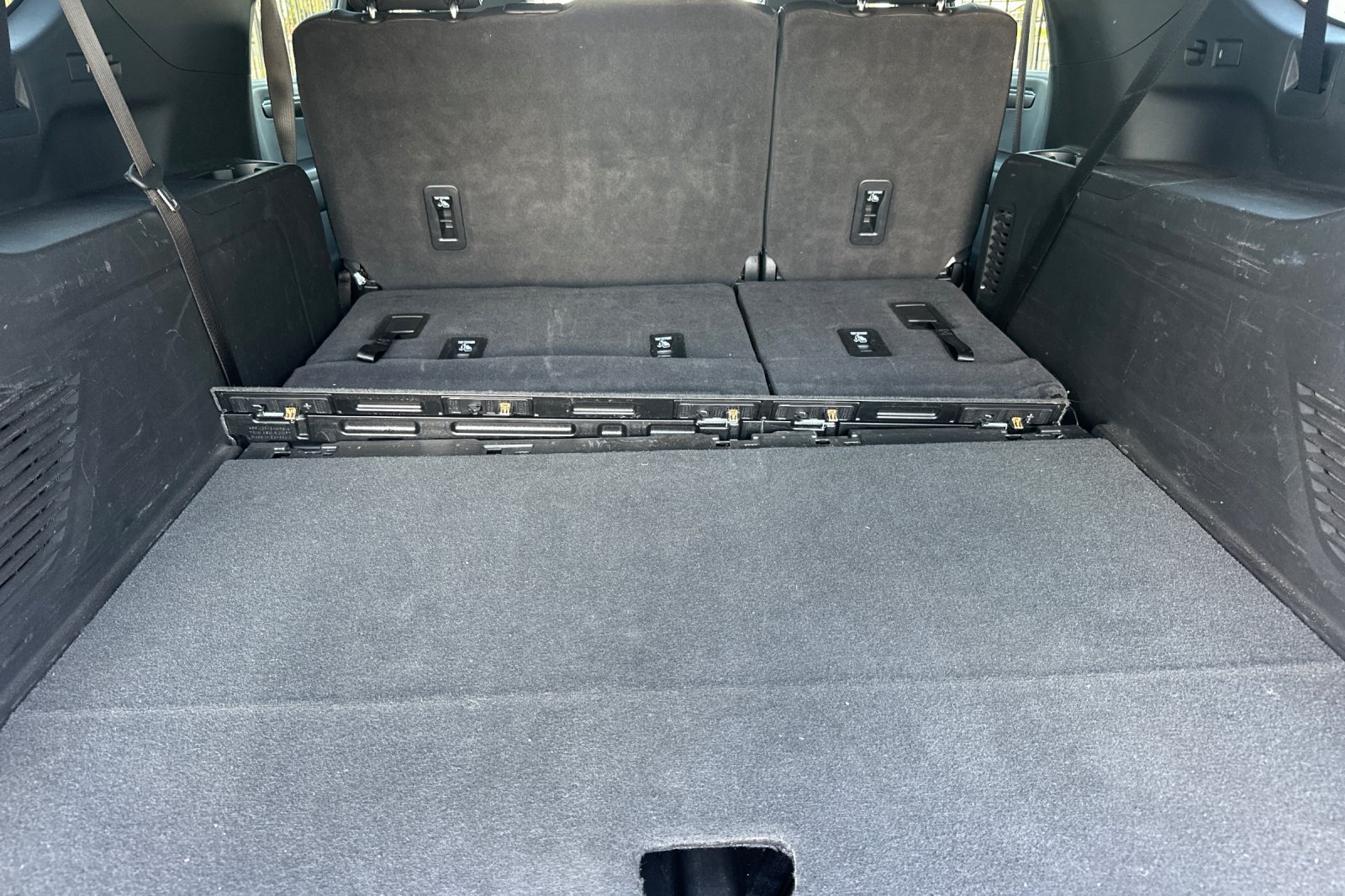 Used 2025 Chevrolet Suburban Z71 AWD/4WD image 17