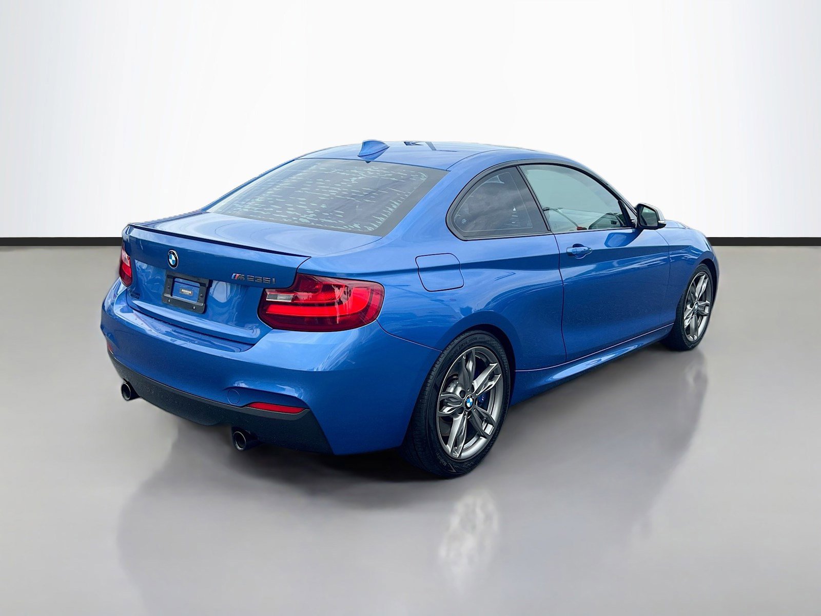 Used 2016 BMW M235i Coupe RWD image 7