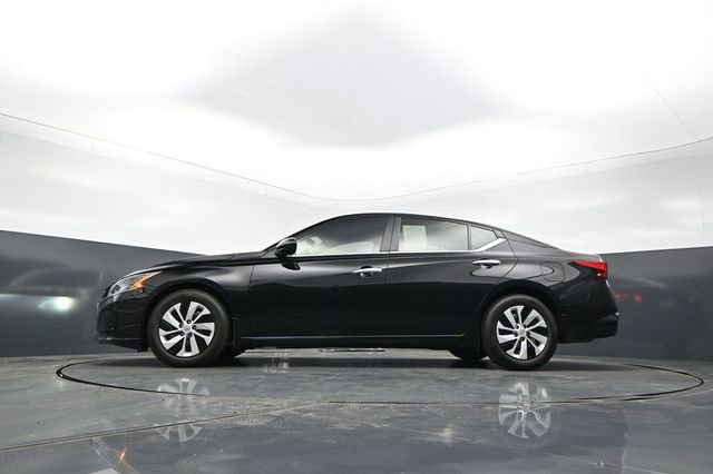 Used 2025 Nissan Altima 2.5 S FWD image 25
