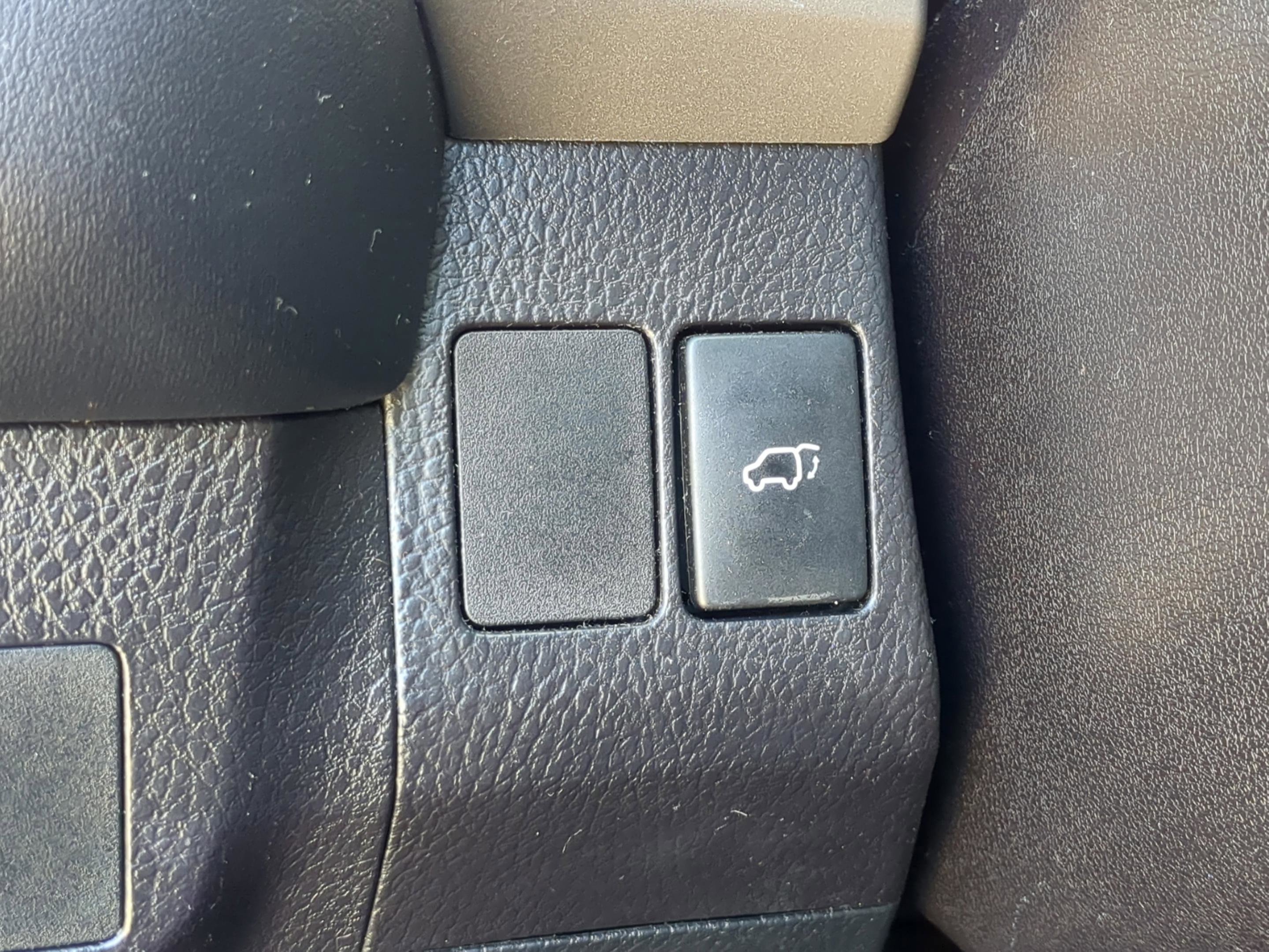 Used 2016 Toyota RAV4 Limited FWD image 19