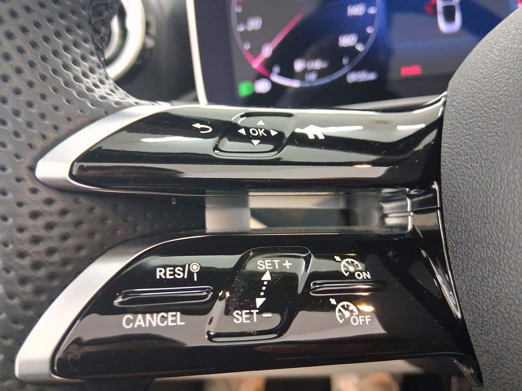 Used 2025 Mercedes-Benz CLE 300 4MATIC Cabriolet image 12