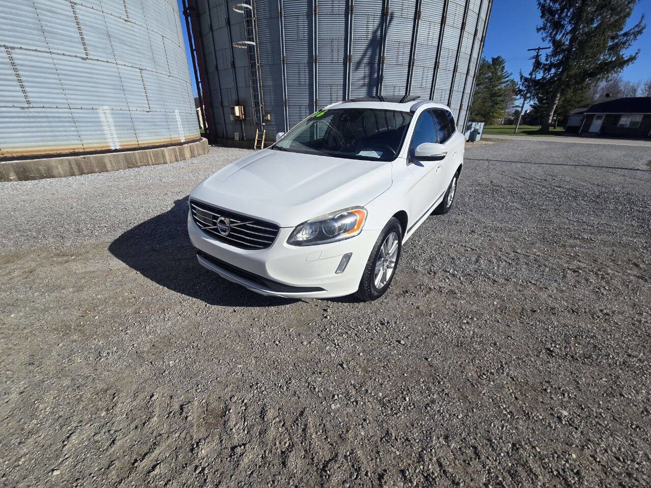 Used 2016 Volvo XC60 T6 Platinum image 3