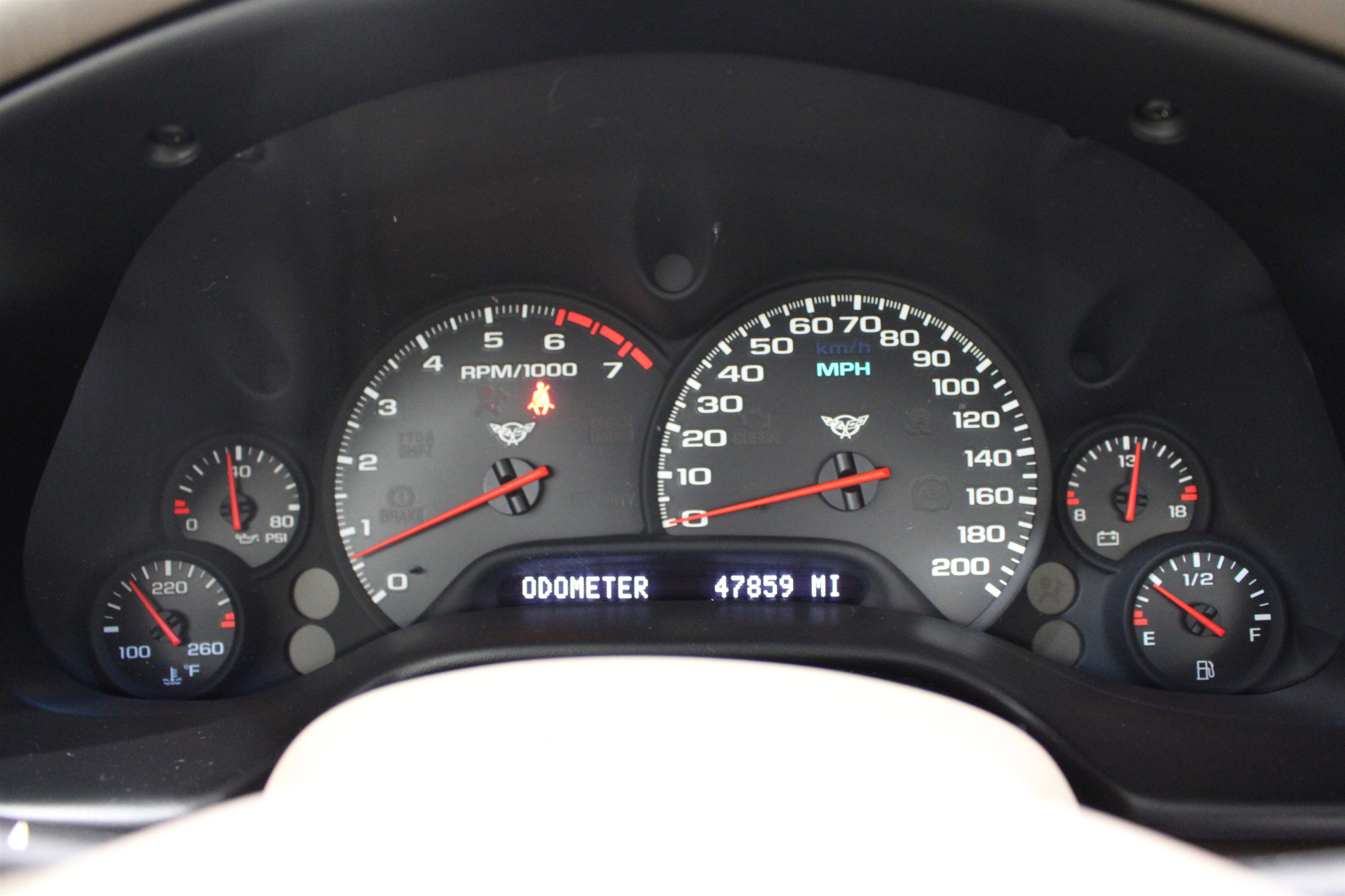 Used 2004 Chevrolet Corvette Coupe w/ Preferred Equipment Group RWD image 10