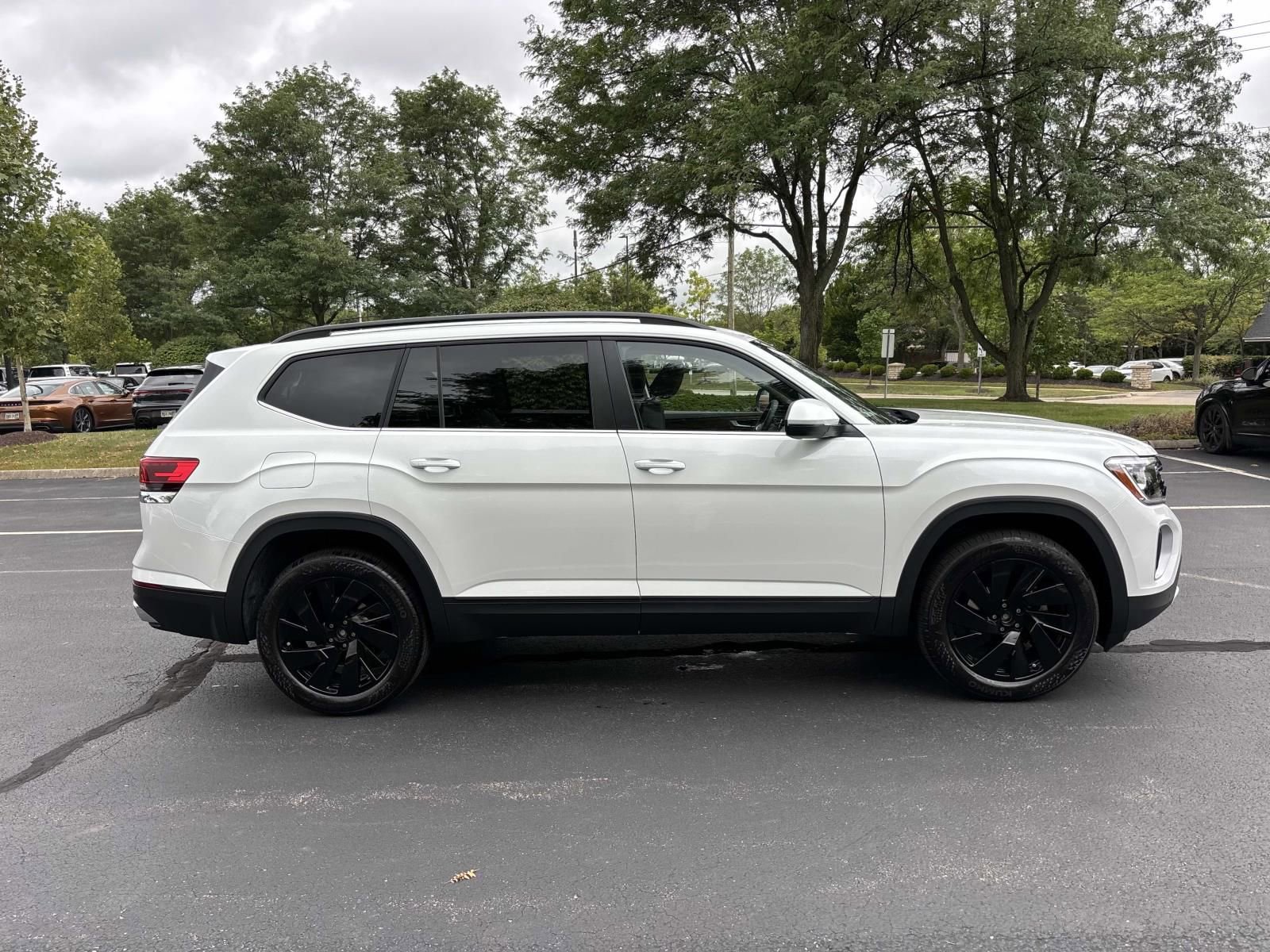 New 2026 Volkswagen Atlas SE image 8