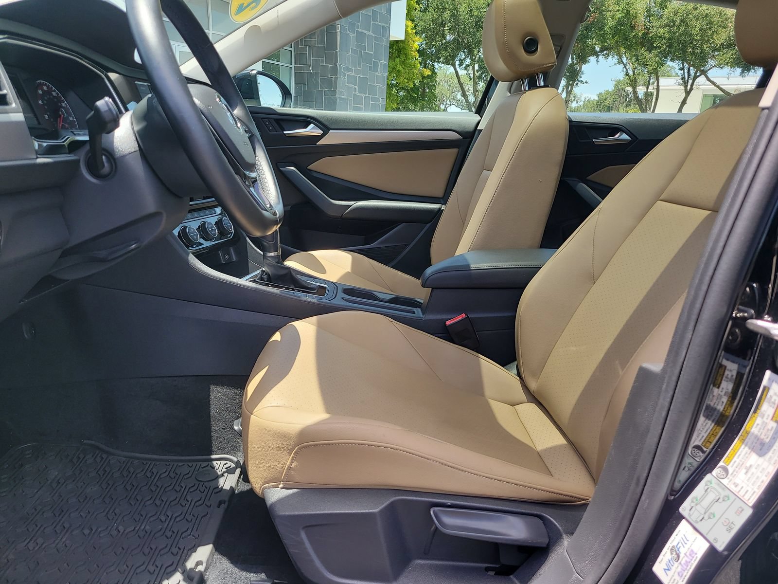Used 2019 Volkswagen Jetta SE w/ Cold Weather Package FWD image 15